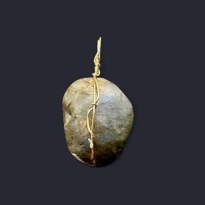 Labradorite Stone Pendant